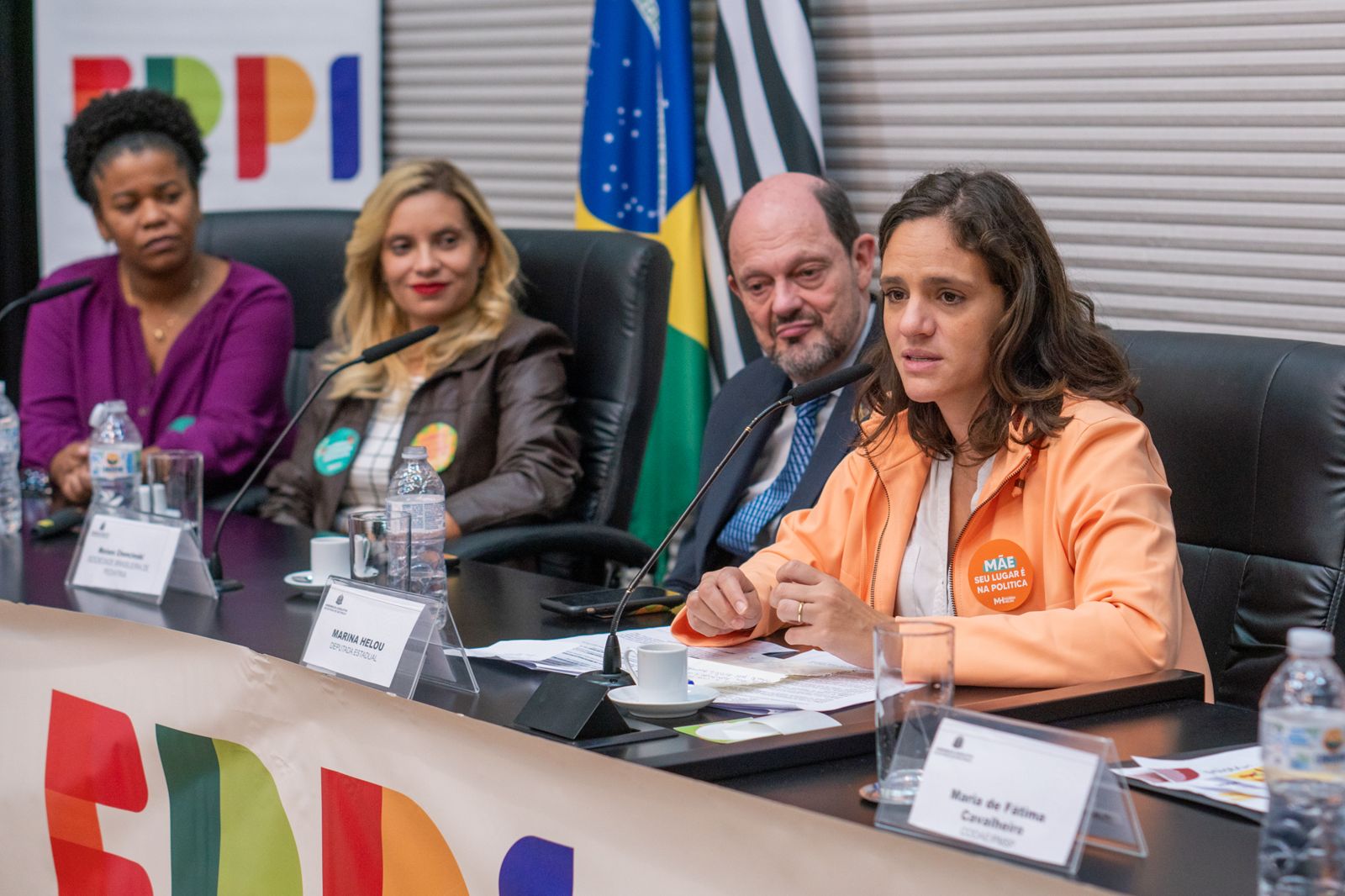 Marina Helou apresenta projeto de lei sobre aleitamento materno em creches durante Audiência Pública